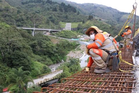  A paso seguro avanza reinicio de obras de infraestructura
