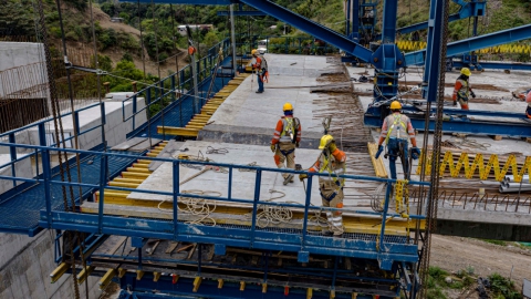 Más de 35 mil empleos se han reactivado con el reinicio de obras de infraestructura en el país
