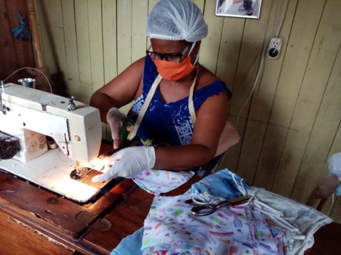Con apoyo de la ANI, emprendedoras de Tumaco fabrican y donan tapabocas para combatir el COVID- 19