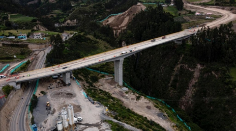 La construcción del viaducto Boquerón, en Nariño, avanza gracias a una inversión de $48.200 millones y genera cerca de 80 empleos