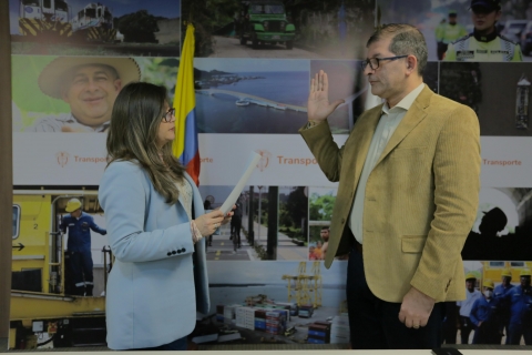 Óscar Javier Torres Yarzagaray se posesionó como nuevo presidente de la Agencia Nacional de Infraestructura