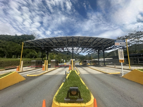 Peajes Cisneros y Puerto Berrío en Antioquia, tendrán un ajuste tarifario progresivo