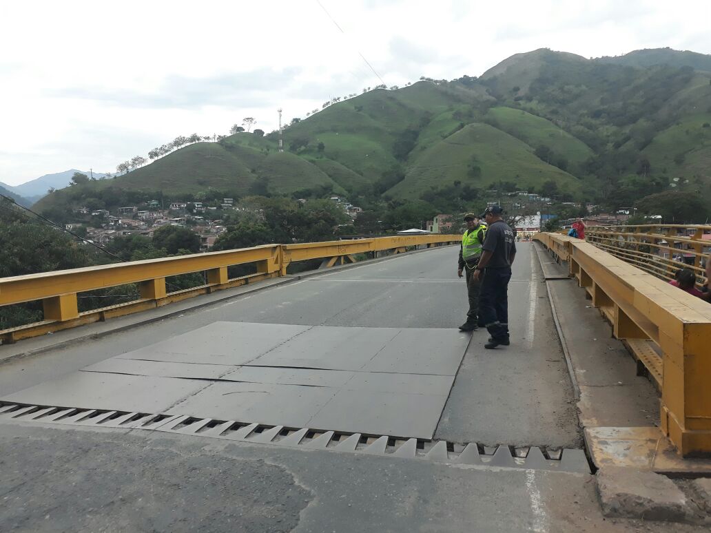 Cierre preventivo en el puente de Irra Cierre preventivo en el puente de Irra