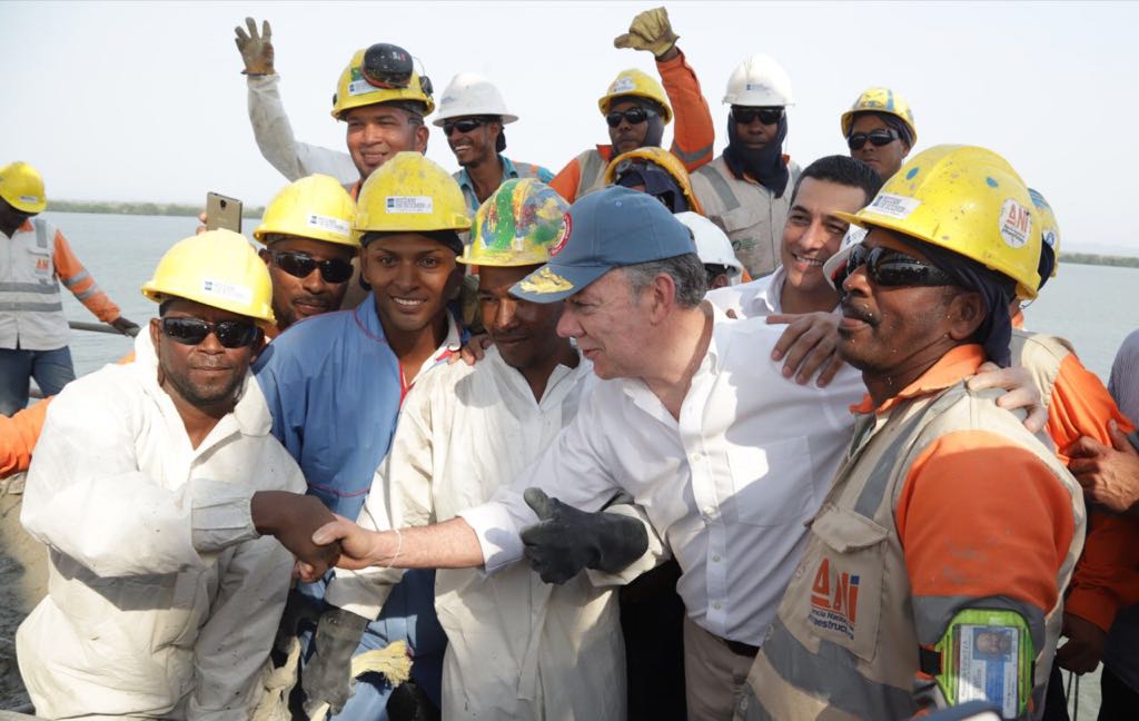 A toda marcha se levanta viaducto de Ciénaga de la Virgen: Presidente Santos fundió última losa de la megaestructura A toda marcha se levanta viaducto de Ciénaga de la Virgen: Presidente Santos fundió última losa de la megaestructura