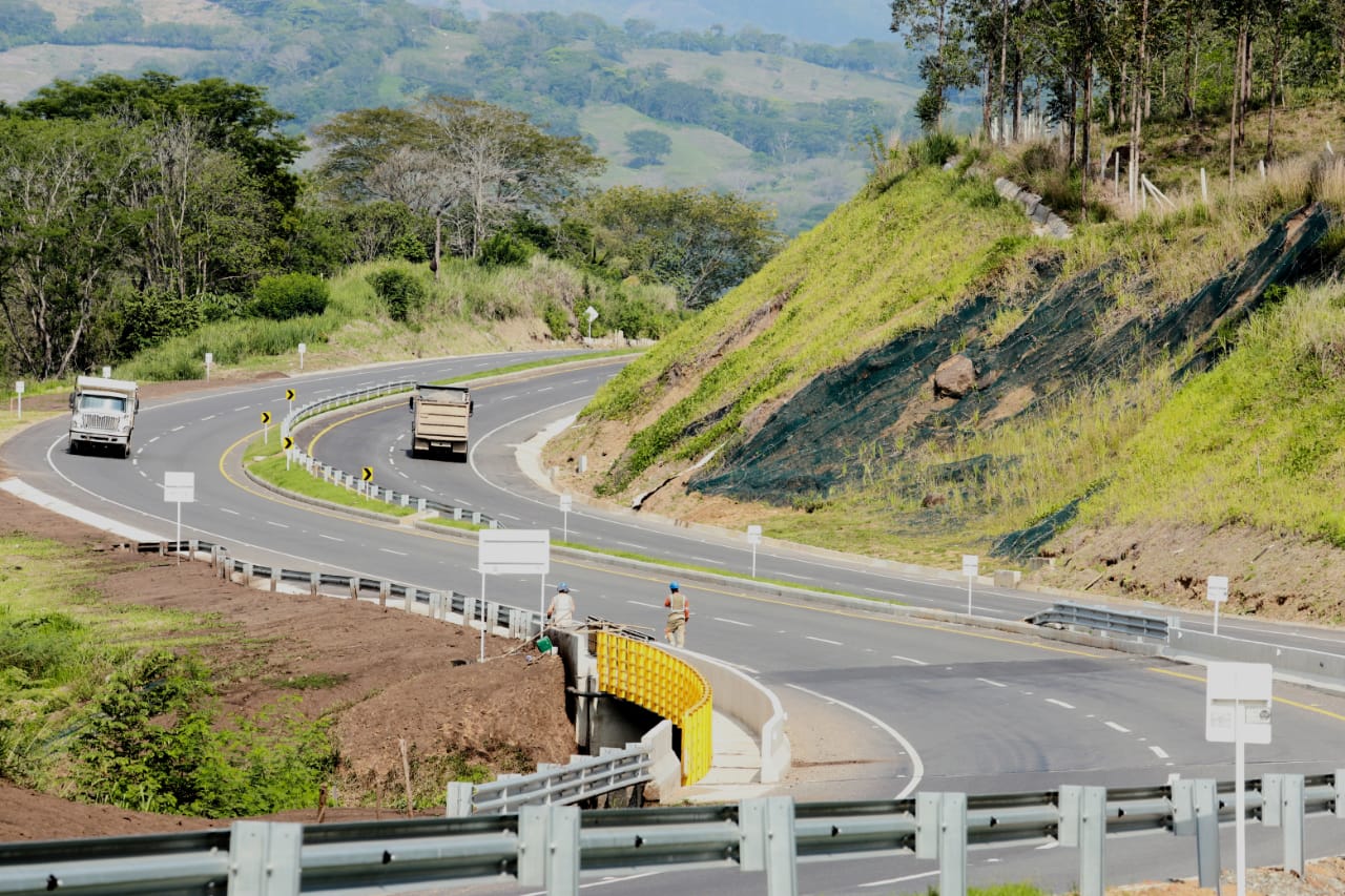 Gobierno Nacional entrega obras del proyecto Pacífico 2 en La Pintada, Antioquia