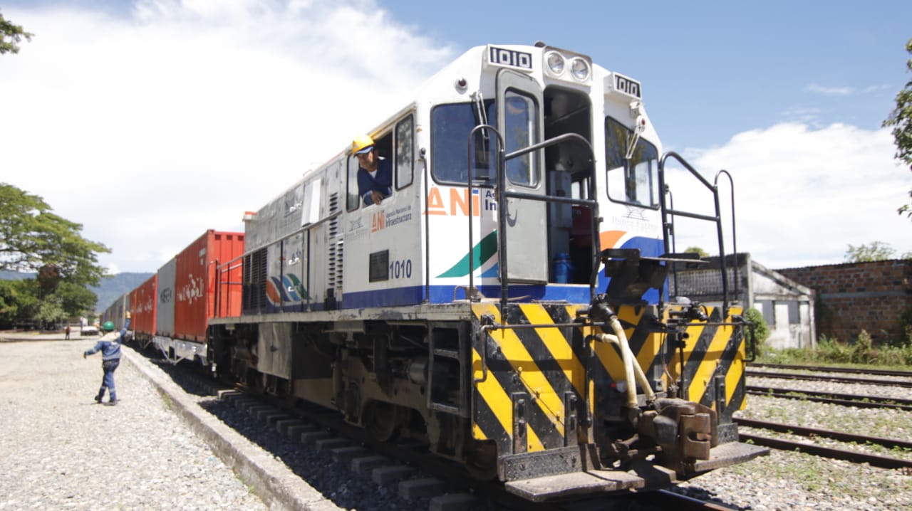 Un tren con café y bebidas atravesó el país desde La Dorada, en Caldas, hasta Santa Marta