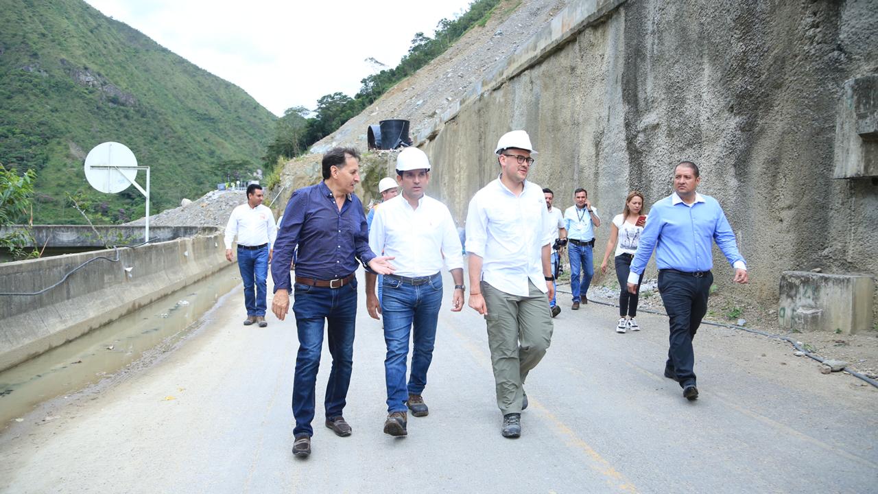 Presidente de la ANI recibe reconocimiento por su labor como gerente nacional de la emergencia de la vía al Llano