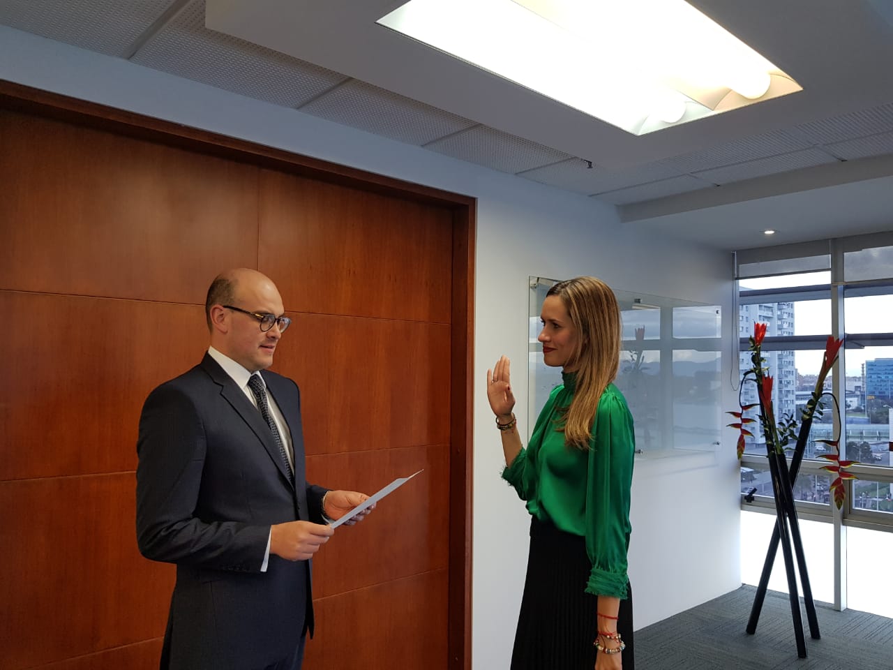 Presidente de la ANI posesiona a Diana Cardona como nueva vicepresidenta de estructuración de la Entidad Presidente de la ANI posesiona a Diana Cardona como nueva vicepresidenta de estructuración de la Entidad