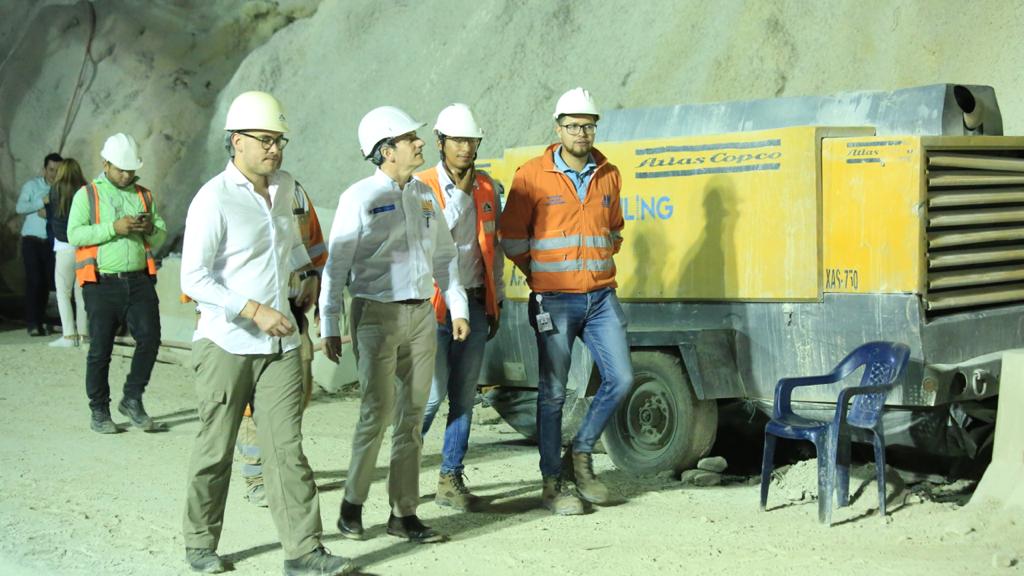 En las primeras 24 horas de apertura de la vía Bogotá – Villavicencio, se movilizaron 11.038 vehículos En las primeras 24 horas de apertura de la vía Bogotá – Villavicencio, se movilizaron 11.038 vehículos