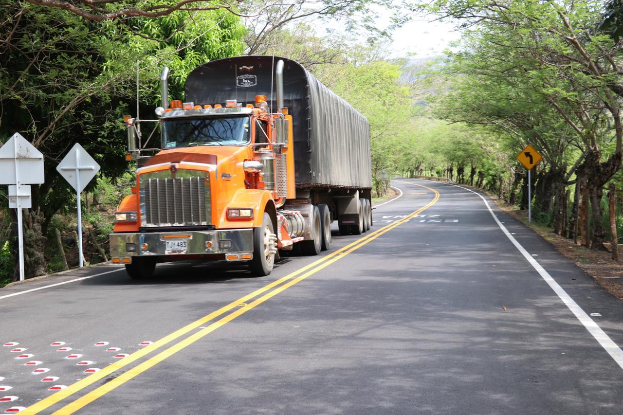 Gobierno Nacional pondrá al servicio 74,8 Kilómetros entre Santa Fe de Antioquia y el corregimiento Peñalisa Gobierno Nacional pondrá al servicio 74,8 Kilómetros entre Santa Fe de Antioquia y el corregimiento Peñalisa