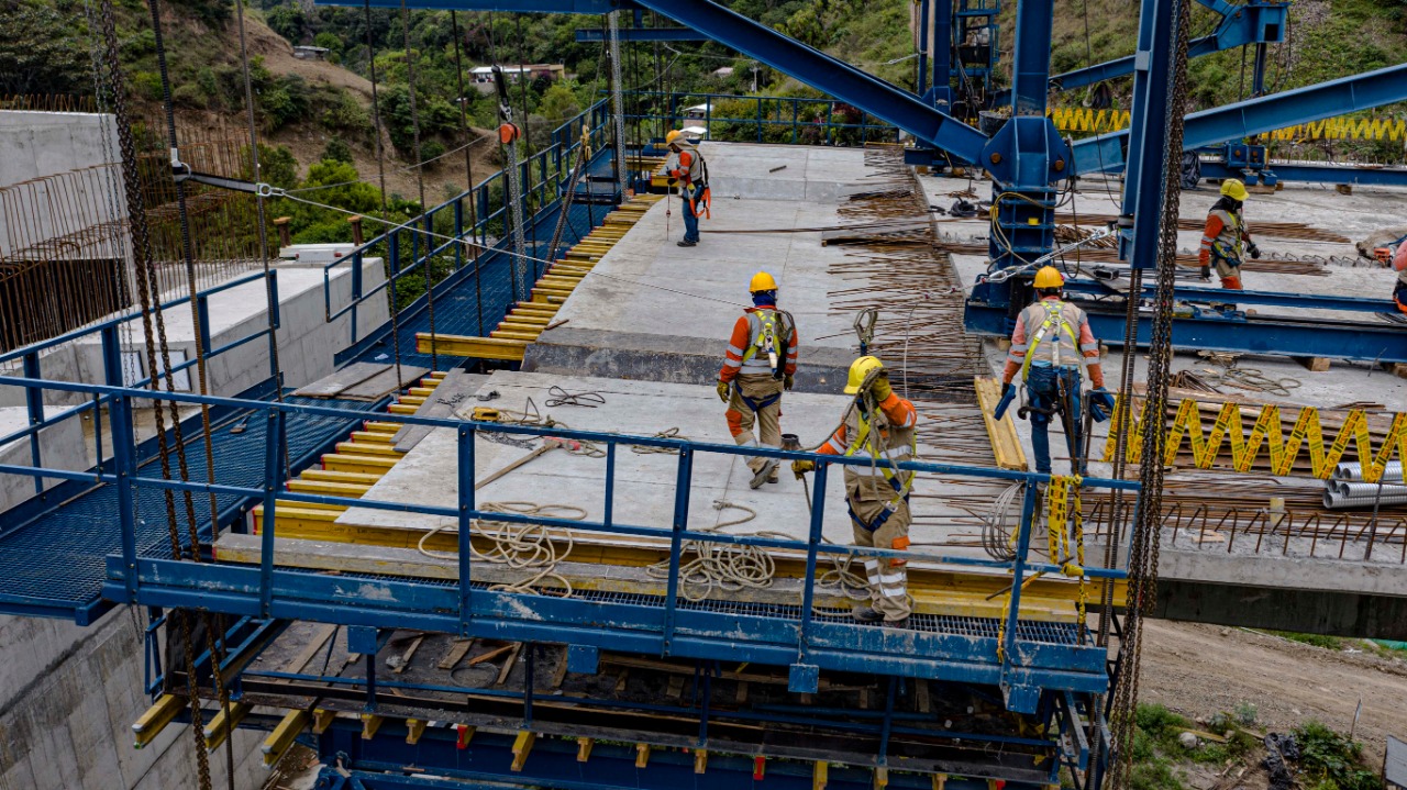 Más de 35 mil empleos se han reactivado con el reinicio de obras de infraestructura en el país Más de 35 mil empleos se han reactivado con el reinicio de obras de infraestructura en el país