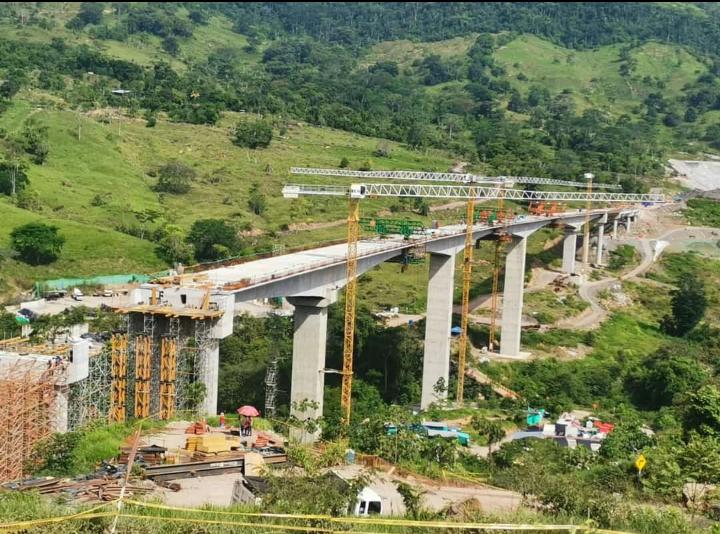 VIADUCTO DE RÍO SUCIO EN SANTANDER LOGRÓ LA UNIÓN DE SUS DOS EXTREMOS, GRACIAS A LA FUNDICIÓN DE LA DOVELA FINAL VIADUCTO DE RÍO SUCIO EN SANTANDER LOGRÓ LA UNIÓN DE SUS DOS EXTREMOS, GRACIAS A LA FUNDICIÓN DE LA DOVELA FINAL