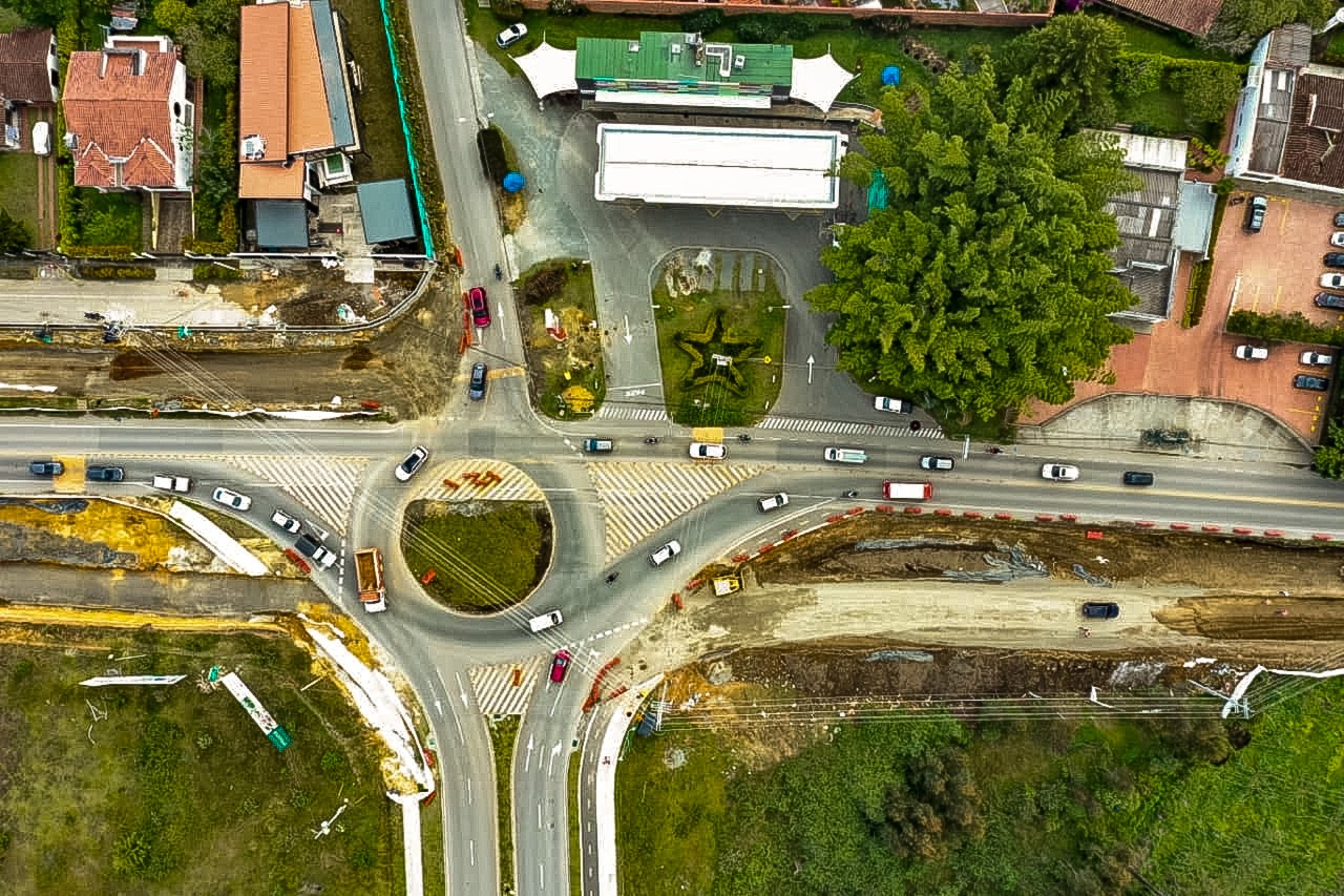 Segunda calzada que conecta el aeropuerto José María Córdova  con Rionegro registra ya un 25,94% de avance 