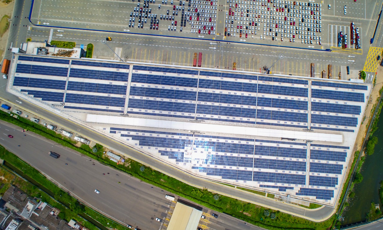 Seis mil paneles solares abastecerán de energía al Puerto de Cartagena
