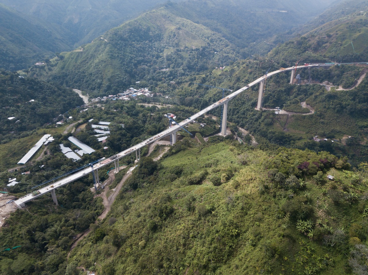 Gobierno nacional avanza con obras de infraestructura en el Tolima con una inversión de $45.000 millones y la generación de 200 empleos