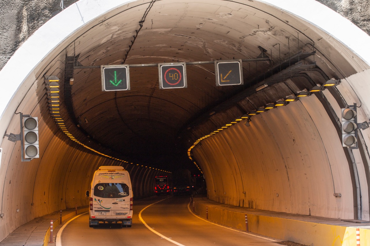 POR LABORES DE ACTUALIZACIÓN DEL SISTEMA DE CONTROL LOS DÍAS 14 Y 20 DE ENERO SE REALIZARÁN CIERRES EN EL TÚNEL SUMAPAZ