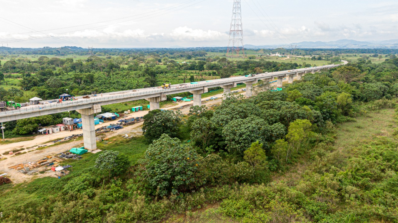 El nuevo puente que conectará Antioquia con Santander ya registra un 97,5% de avance