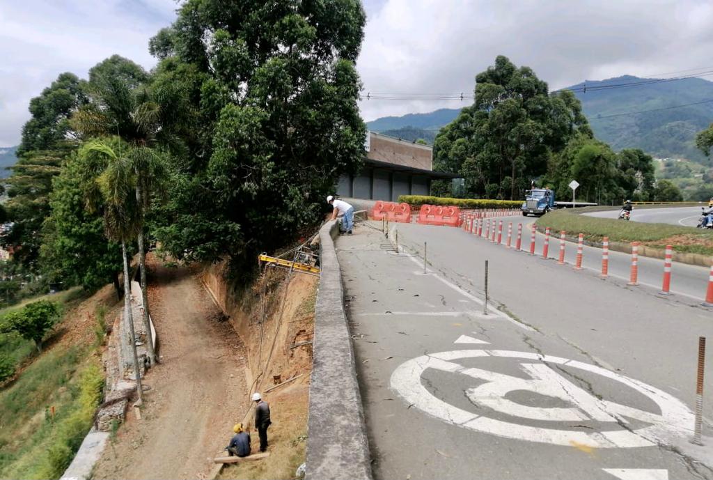 LA ANI inició trabajos para estabilización de muro de contención en la Variante de Caldas