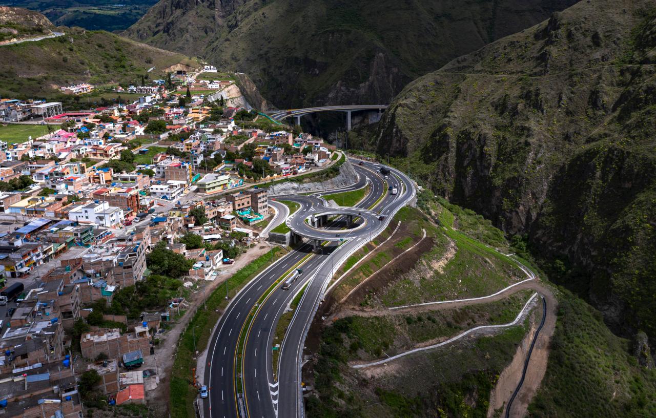 Con inversiones por $2,4 billones y la generación de 4.926 empleos, la 4G Rumichaca-Pasto entrará en operación en el segundo semestre de 2021 Con inversiones por $2,4 billones y la generación de 4.926 empleos, la 4G Rumichaca-Pasto entrará en operación en el segundo semestre de 2021