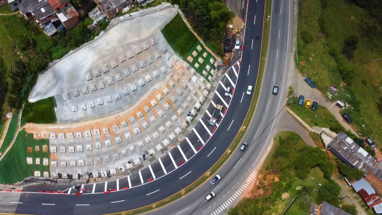 Finalizaron las obras de estabilización en el sector conocido como Cocorolló, en la variante de Caldas Finalizaron las obras de estabilización en el sector conocido como Cocorolló, en la variante de Caldas
