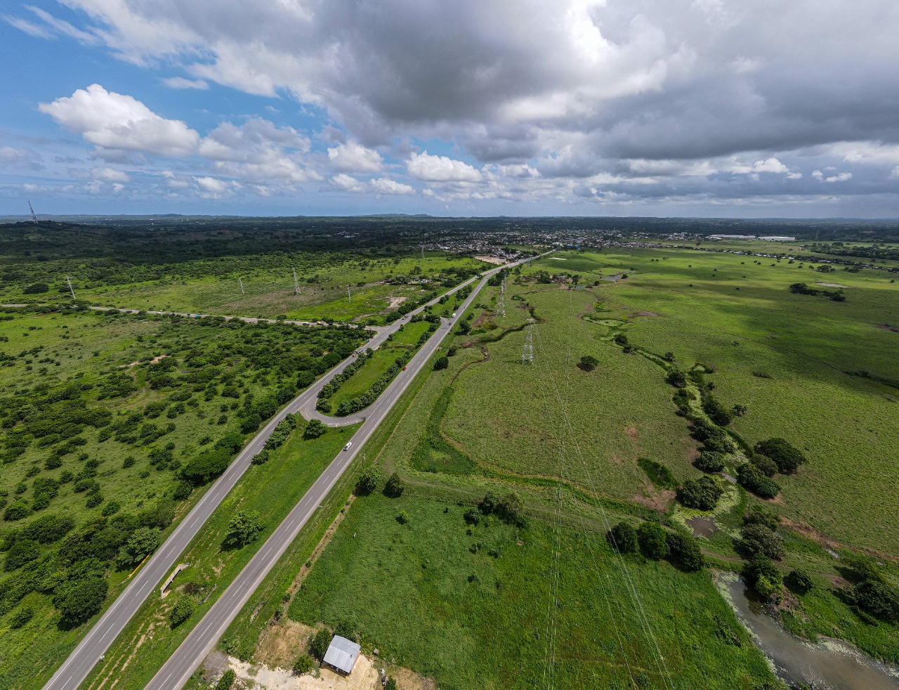 El Gobierno Nacional adjudica Autopistas del Caribe, concesión vial que reactiva la economía de la región con más de 4.000 empleos El Gobierno Nacional adjudica Autopistas del Caribe, concesión vial que reactiva la economía de la región con más de 4.000 empleos