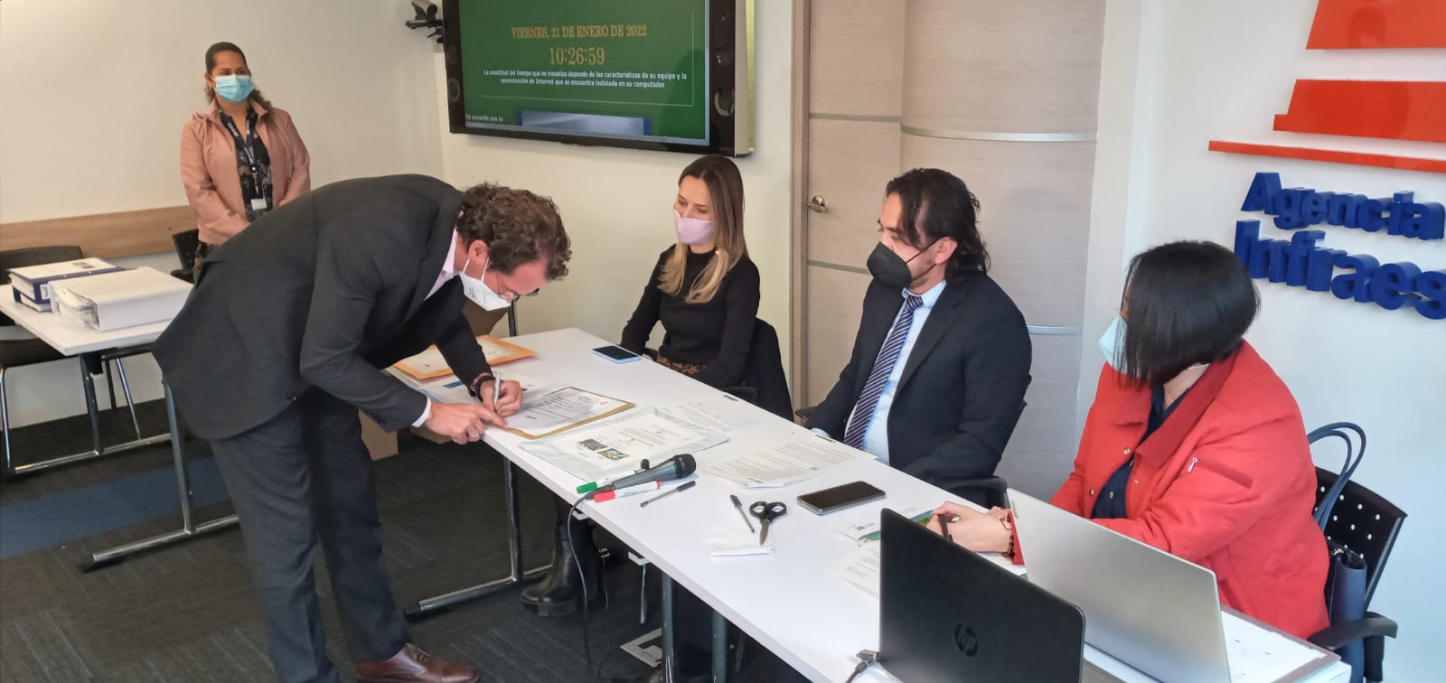 Gobierno nacional recibe cuatro ofertas para la construcción del proyecto Accesos Norte 2, una iniciativa de las Concesiones del Bicentenario Gobierno nacional recibe cuatro ofertas para la construcción del proyecto Accesos Norte 2, una iniciativa de las Concesiones del Bicentenario