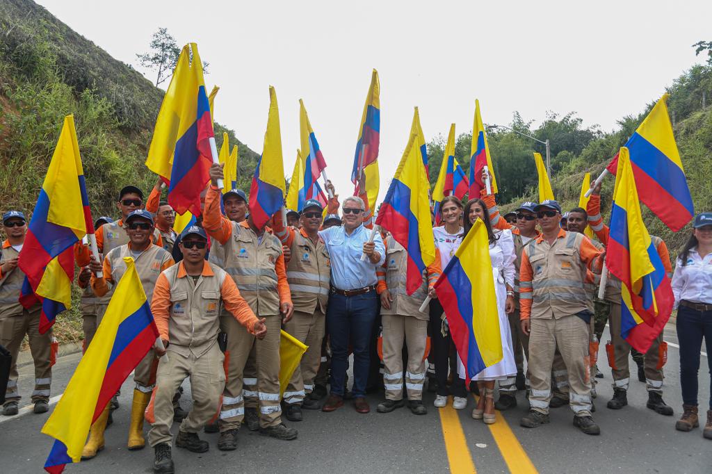 Gobierno Nacional entrega obras de infraestructura concesionada en ocho proyectos, por inversiones superiores a $7,45 billones Gobierno Nacional entrega obras de infraestructura concesionada en ocho proyectos, por inversiones superiores a $7,45 billones