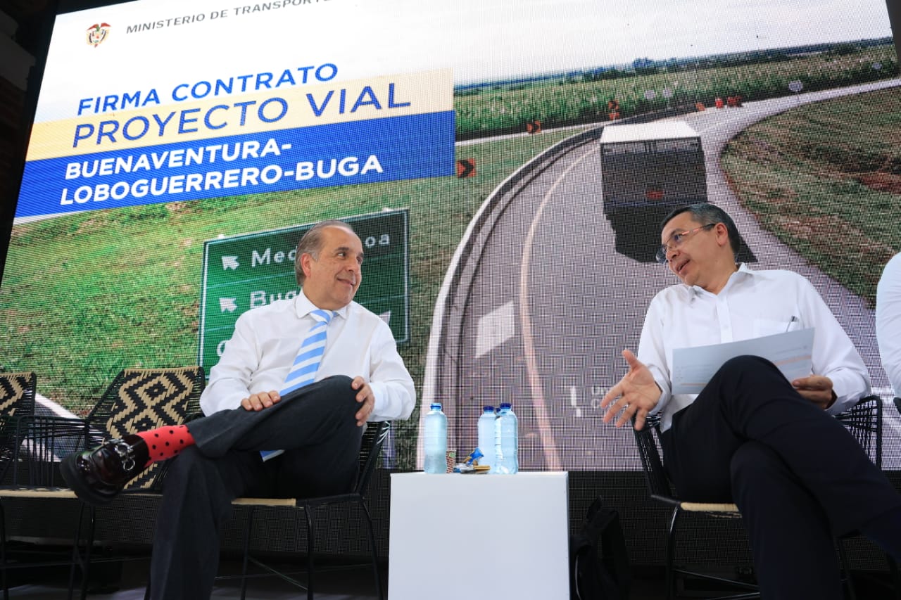 Ministro de Transporte, Guillermo Francisco Reyes González, ratifica compromiso del Gobierno nacional con proyectos intermodales, tras la firma del proyecto vial Buga-Loboguerrero-Buenaventura Ministro de Transporte, Guillermo Francisco Reyes González, ratifica compromiso del Gobierno nacional con proyectos intermodales, tras la firma del proyecto vial Buga-Loboguerrero-Buenaventura