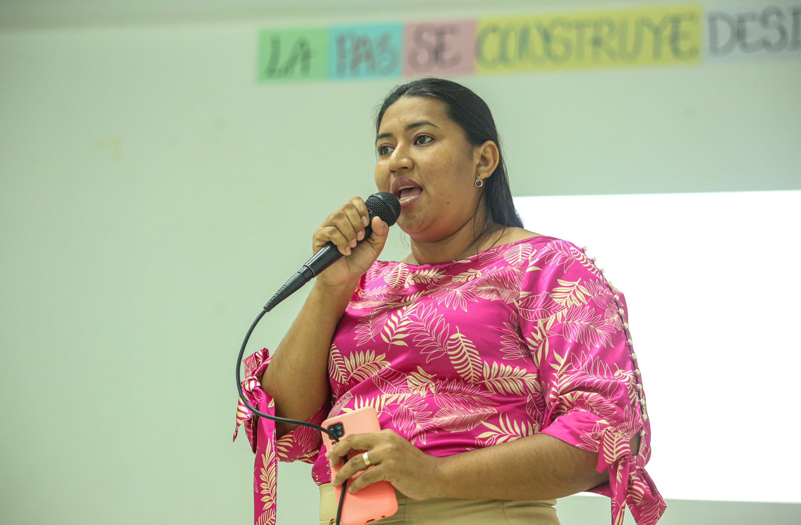 Más de 300 pobladores de Bolívar, Atlántico y Sucre participaron en las jornadas de diálogo y concertación realizadas esta semana por el Gobierno nacional en la región Caribe sobre el Canal del Dique Más de 300 pobladores de Bolívar, Atlántico y Sucre participaron en las jornadas de diálogo y concertación realizadas esta semana por el Gobierno nacional en la región Caribe sobre el Canal del Dique