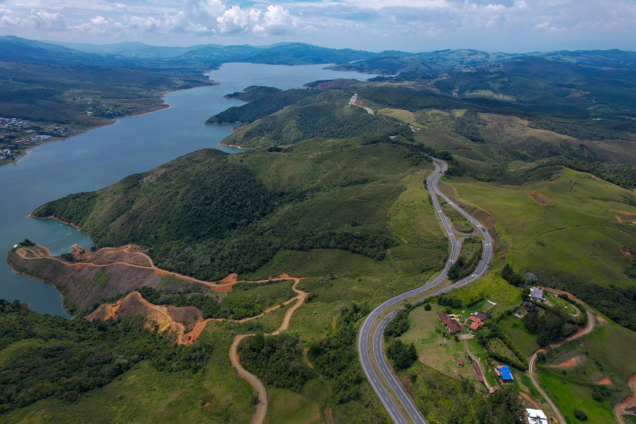 Avanza el proyecto 5G Buga – Buenaventura, sus obras generan más de 3.000 empleos en la región Avanza el proyecto 5G Buga – Buenaventura, sus obras generan más de 3.000 empleos en la región