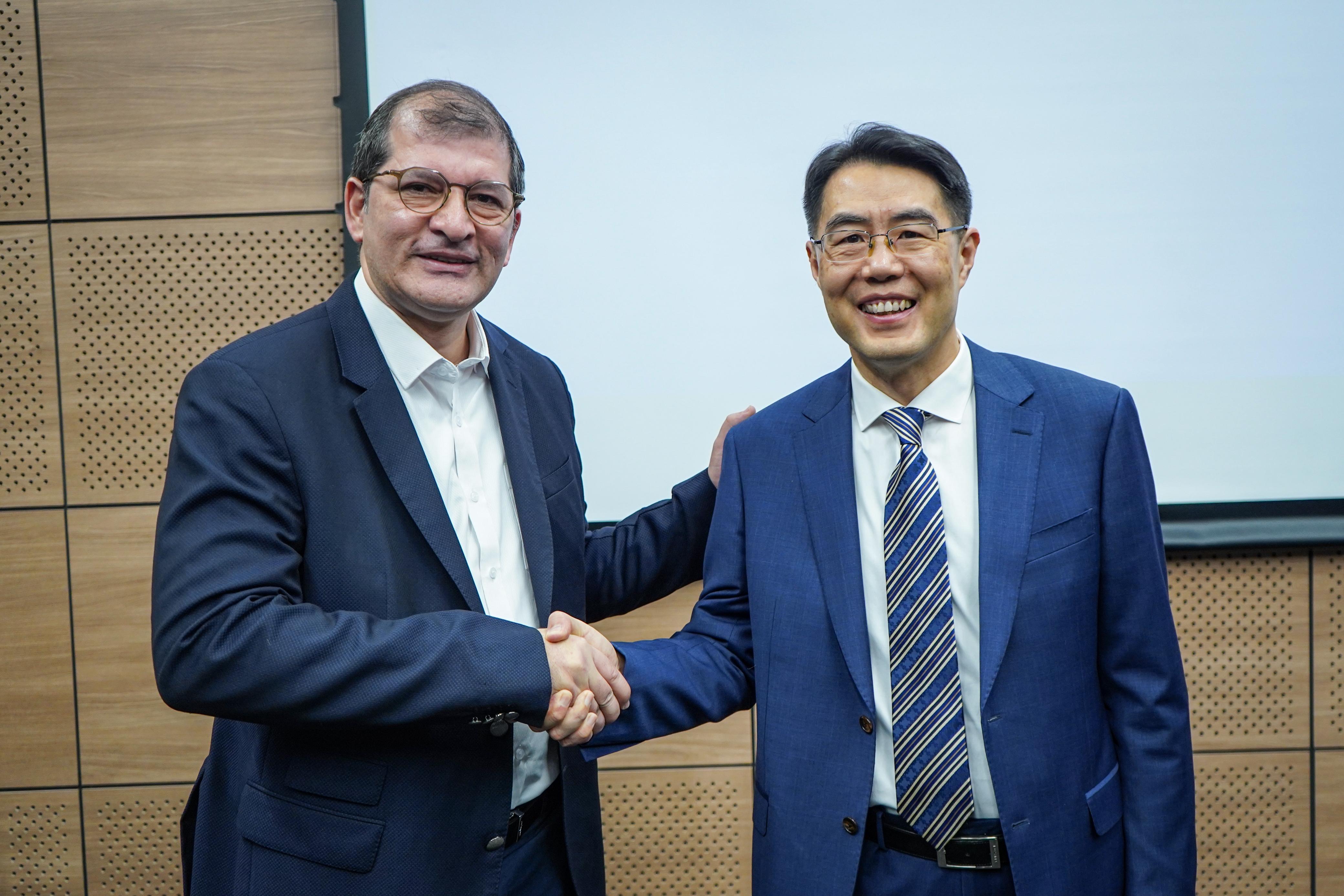 China anuncia conformación de grupo de expertos para la estructuración de proyectos férreos en Colombia China anuncia conformación de grupo de expertos para la estructuración de proyectos férreos en Colombia