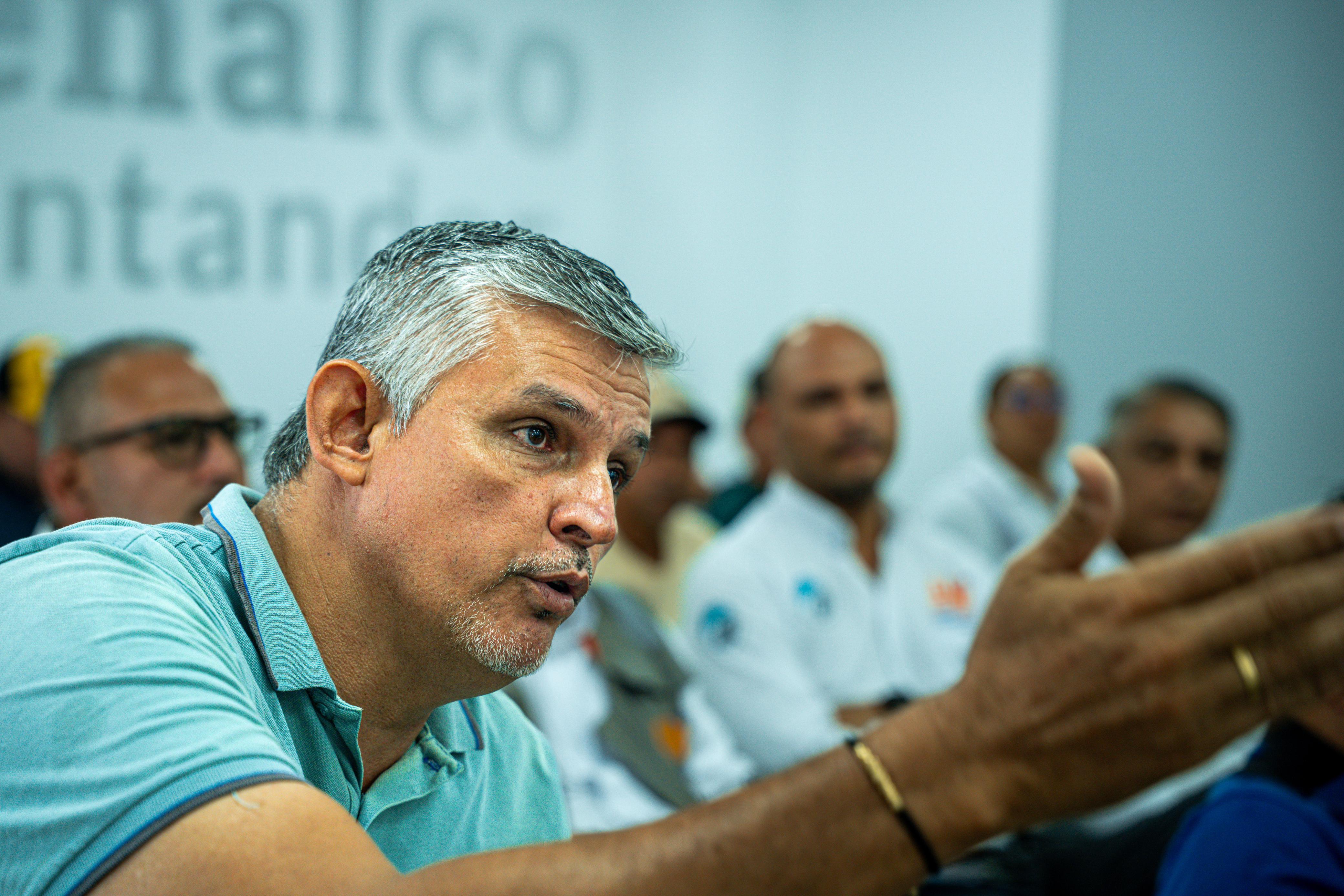 Diálogo y concertación con el gremio volquetero de Sabana de Torres en el departamento de Santander Diálogo y concertación con el gremio volquetero de Sabana de Torres en el departamento de Santander