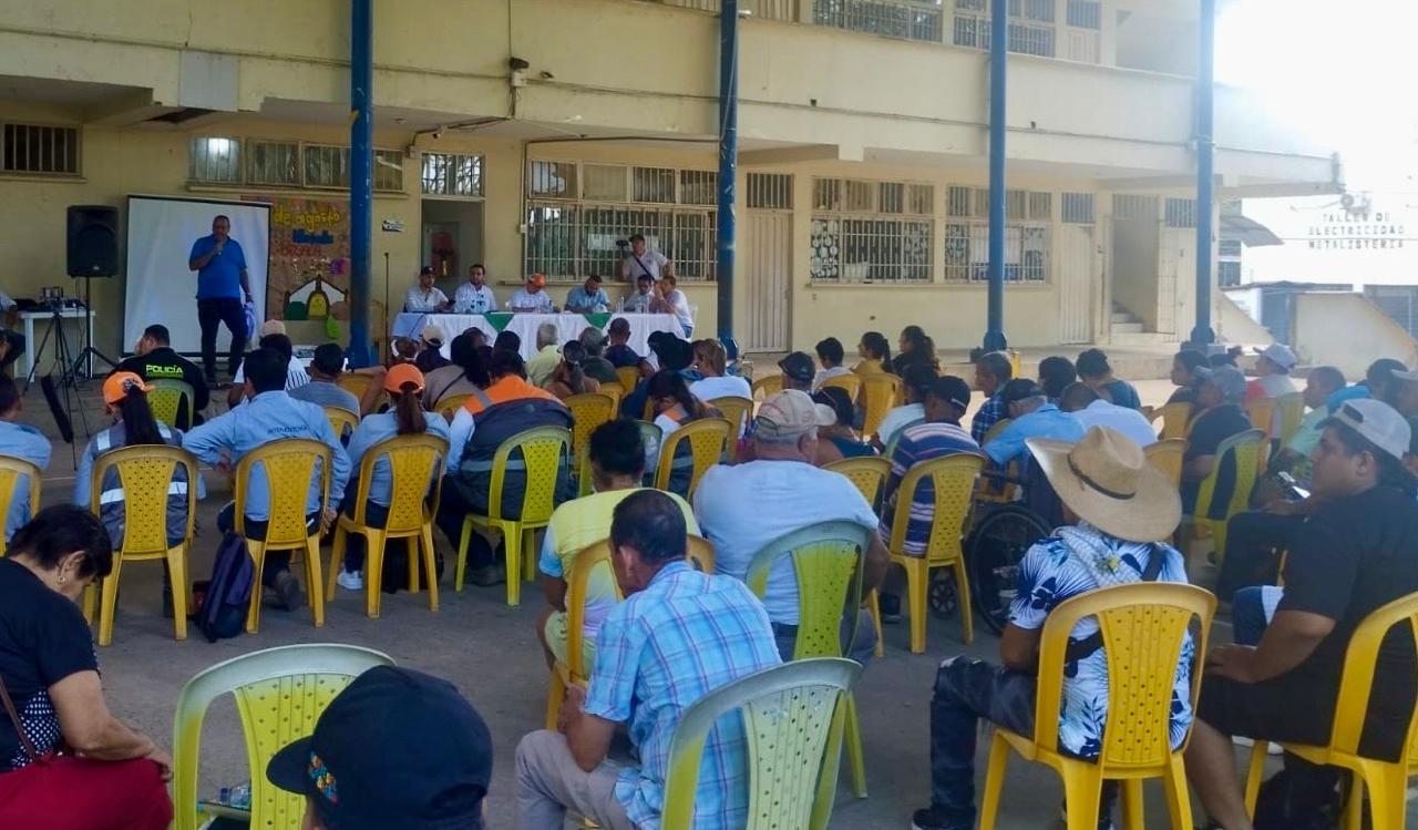 ANI logra levantar el bloqueo que se mantenía en Puerto Boyacá por  parte de las comunidades y se restablece el flujo vehicular sobre la  vía existente