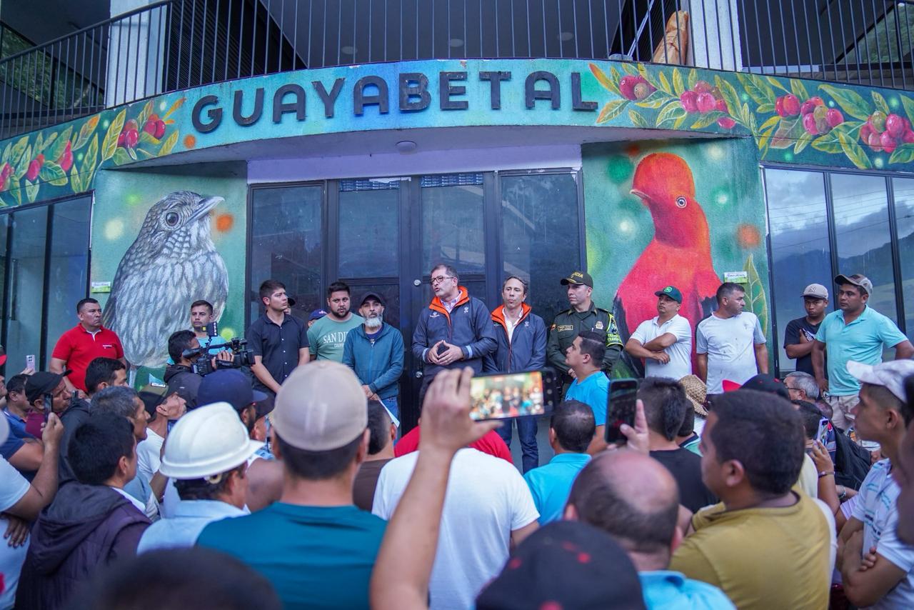 Ministerio de Transporte y ANI establecen tarifas diferenciales en cuatro peajes de la vía al Llano Ministerio de Transporte y ANI establecen tarifas diferenciales en cuatro peajes de la vía al Llano